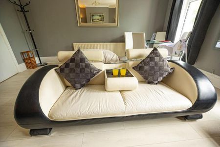 3 bedroom maisonette to rent - Photo 4