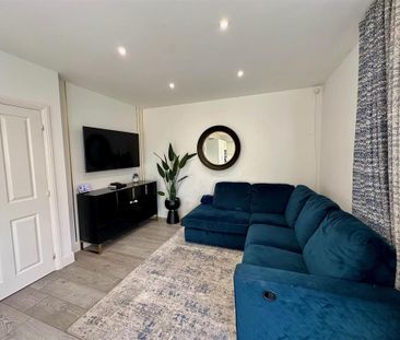 4 bedroom detached house to rent - Photo 4