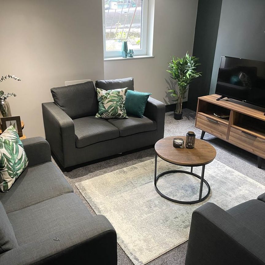 Spring Grove Walk (Room 2), Headingley, Leeds - Photo 1