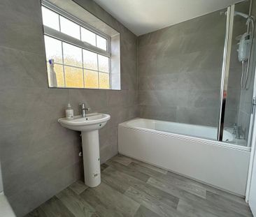 3 bedroom detached house to rent - Photo 4