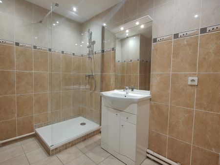 Location Appartement 3 pièces 63m² LA GARDE 83130 - Photo 4