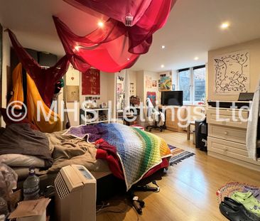 6 Bedroom Mid Terraced House for rent in Newport Gardens - Photo 4