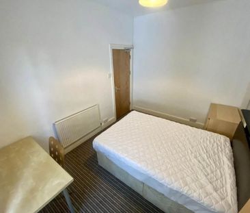 4 bedroom house to rent - Photo 3