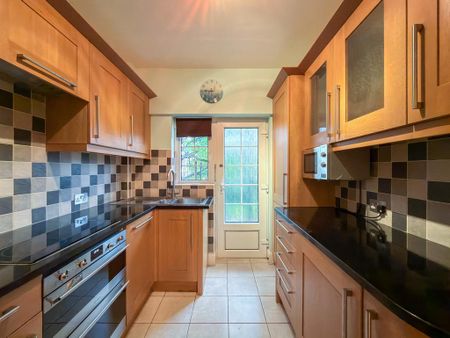 3 bedroom apartment to rent - Photo 4