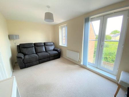 3 bedroom end of terrace house to rent - Photo 2