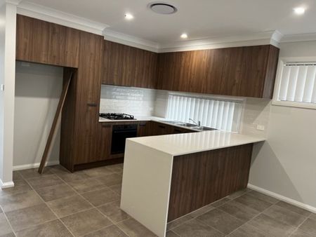 GREAT LOCATION! - Photo 5