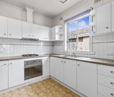 “Position Perfect!” - Photo 1