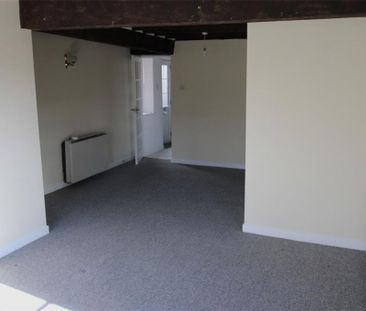 2 bedroom end of terrace house to rent - Photo 2