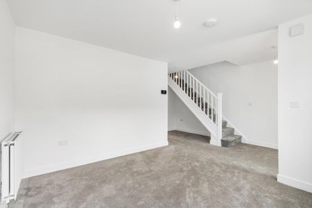 3 bedroom end of terrace house to rent - Photo 5