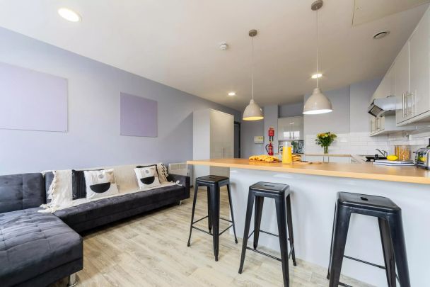 Bronze Studio - Photo 1