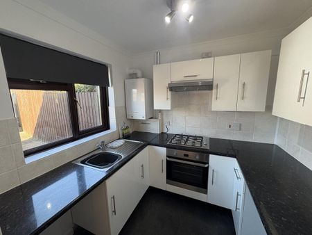 2 bedroom bungalow to rent - Photo 2