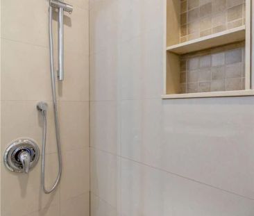 4036 Dunmow Crescent #Upper - Photo 4