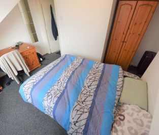 3 bedroom House in Carberry Place (3 BED), Leeds - Photo 3