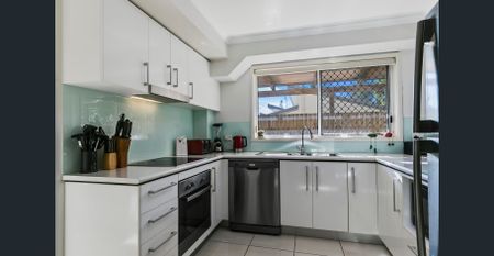 3 bedroom furnished waterfront townhouse - available now! - Photo 4