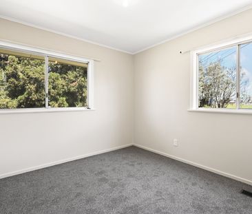 Perfectly positioned in the heart of Horotiu, this generous 5 bedro... - Photo 2