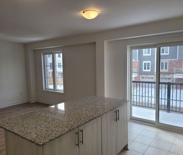 For Lease - 34 Silo Mews, Barrie, Ontario - Photo 3