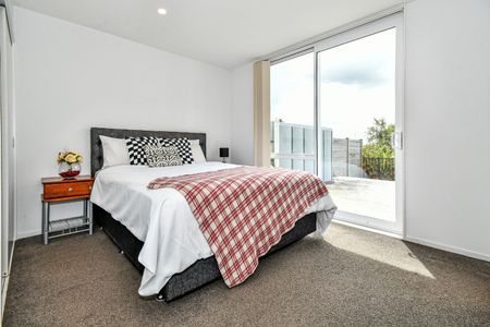 Private, Spacious Living with Beautiful Native Bush Views - Photo 4