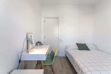 Carrer de lAlcalde Albors, Valencia, Valencian Community 46018 - Photo 3