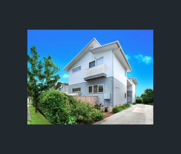 Sought After Two Bedroom Townhouse! - Photo 3