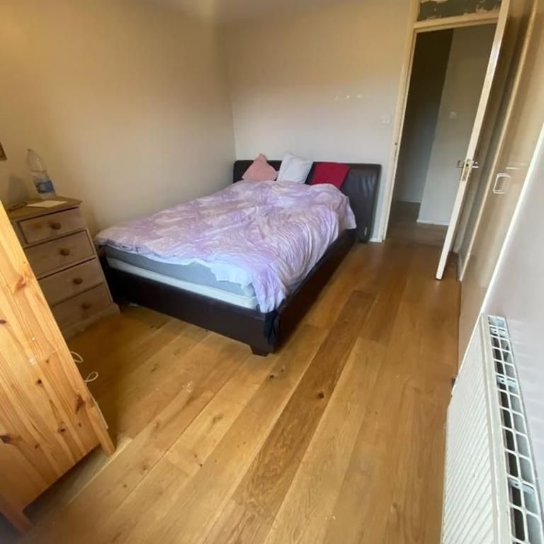 Flat to rent - Photo 1