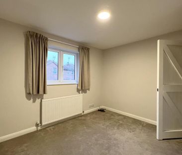 2 bedroom semi-detached house to rent - Photo 2