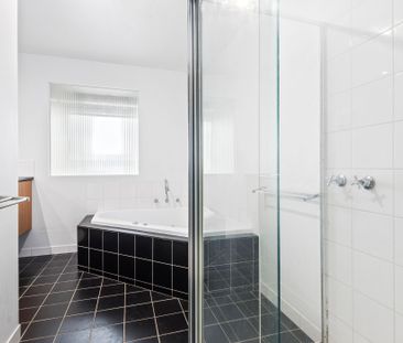 Pako & CBD Precinct - Two Story Townhouse - Photo 2