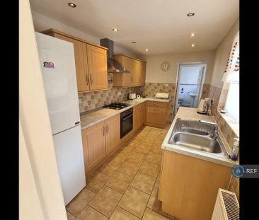 2 bedroom terraced house to rent - Photo 3