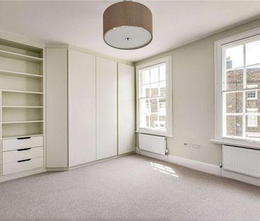 This charming period house is a contemporary family home set over 3... - Photo 5