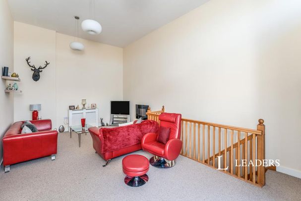 3 bedroom apartment to rent - Photo 1