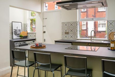 1 bedroom in a house share to rent - Photo 3