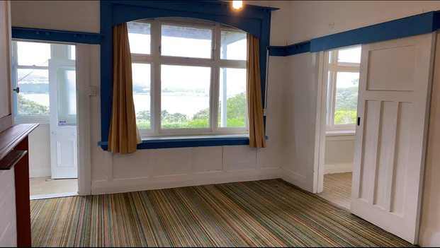 Sea views, flat lawn, close to shops & beach - Photo 1