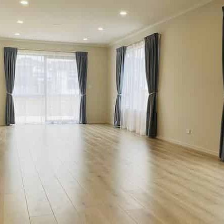 Large Family Home - Photo 1