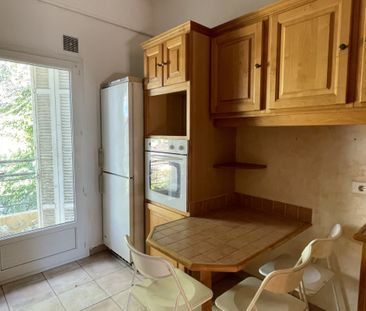 À louer Spacieux T4 de 99 m2 au calme absolu, proche centr - Photo 2