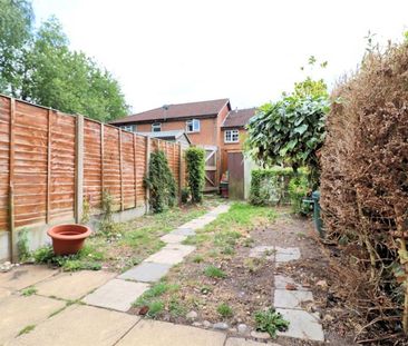 Clover Court, Woking - 2 bedrooms Property for lettings - Seymours - Photo 6