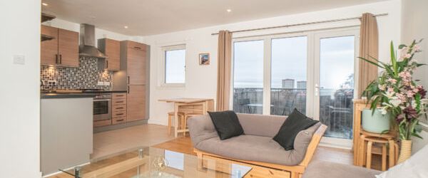 Lochend Park View - Photo 1