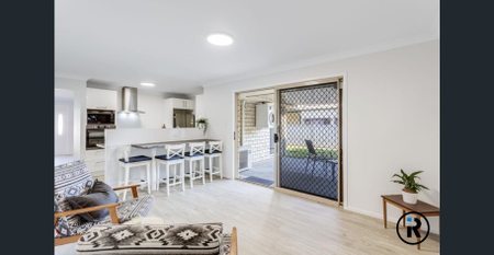 ✨ Modern Bayside Living – Walk to the Water! 🌊 - Photo 2