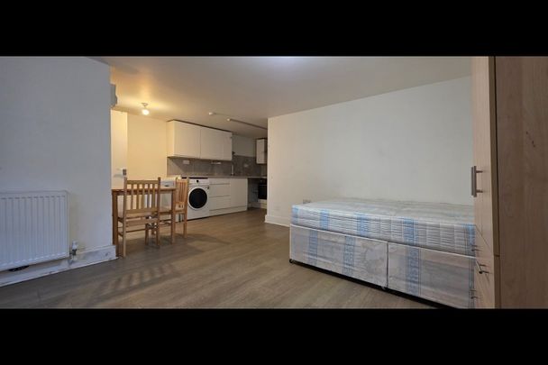 1 Bed Flat, Gunton Road, E5 - Photo 1