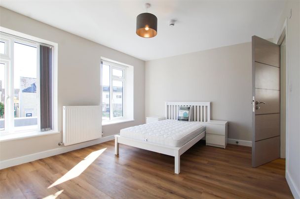 Room 3, High Street, Cherry Hinton, Cambridge - Photo 1