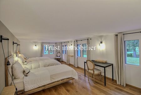 1.6007L. Chalet for rent in the centre of Crans - Photo 3