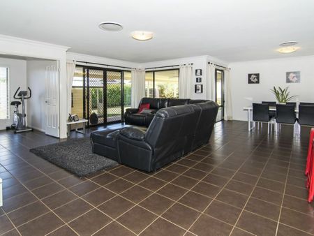 1 Garvan Court, HIGHFIELDS - Photo 2