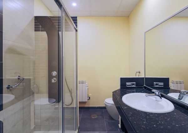 Calle del Caballero de Gracia, Madrid, Community of Madrid 28013