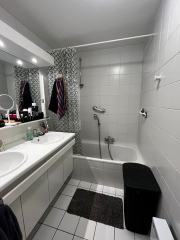 Appartement te huur met twee slaapkamers in Kortrijk. - Photo 3