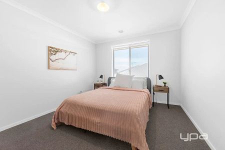 “STUNNING FAMILY RESIDENCE OF GRAND PROPORTIONS” - Photo 5