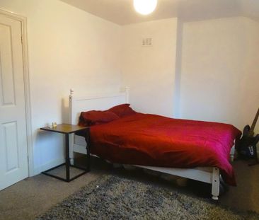 2 bedroom semi-detached house to rent - Photo 5