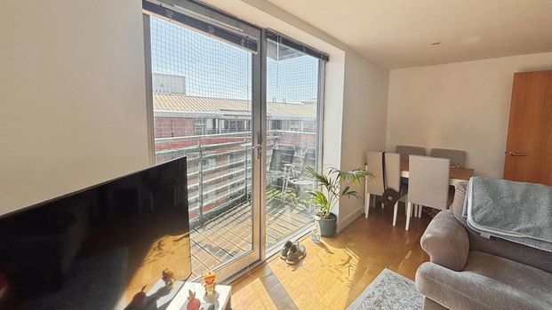 2 bedroom flat to rent - Photo 1