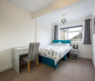 OX Living is proud to present this high-quality 6-bedroom co-living... - Photo 1
