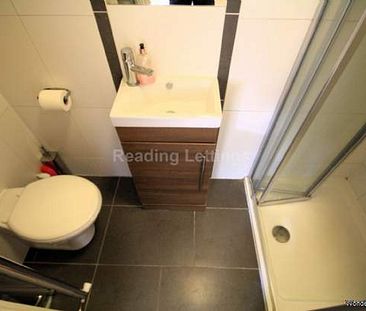 2 bedroom property to rent in Reading - Photo 4