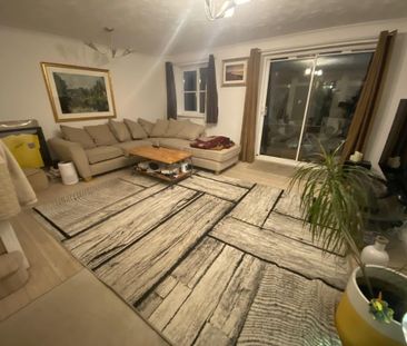 3 bedroom end of terrace house to rent - Photo 2