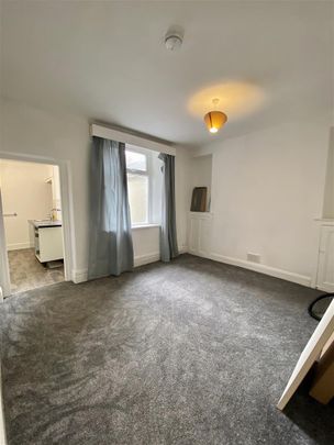 Room For Rent John Street, Pontypridd - Photo 1