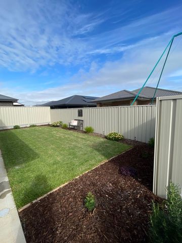 Modern 4 Bedroom Family Home - Photo 5